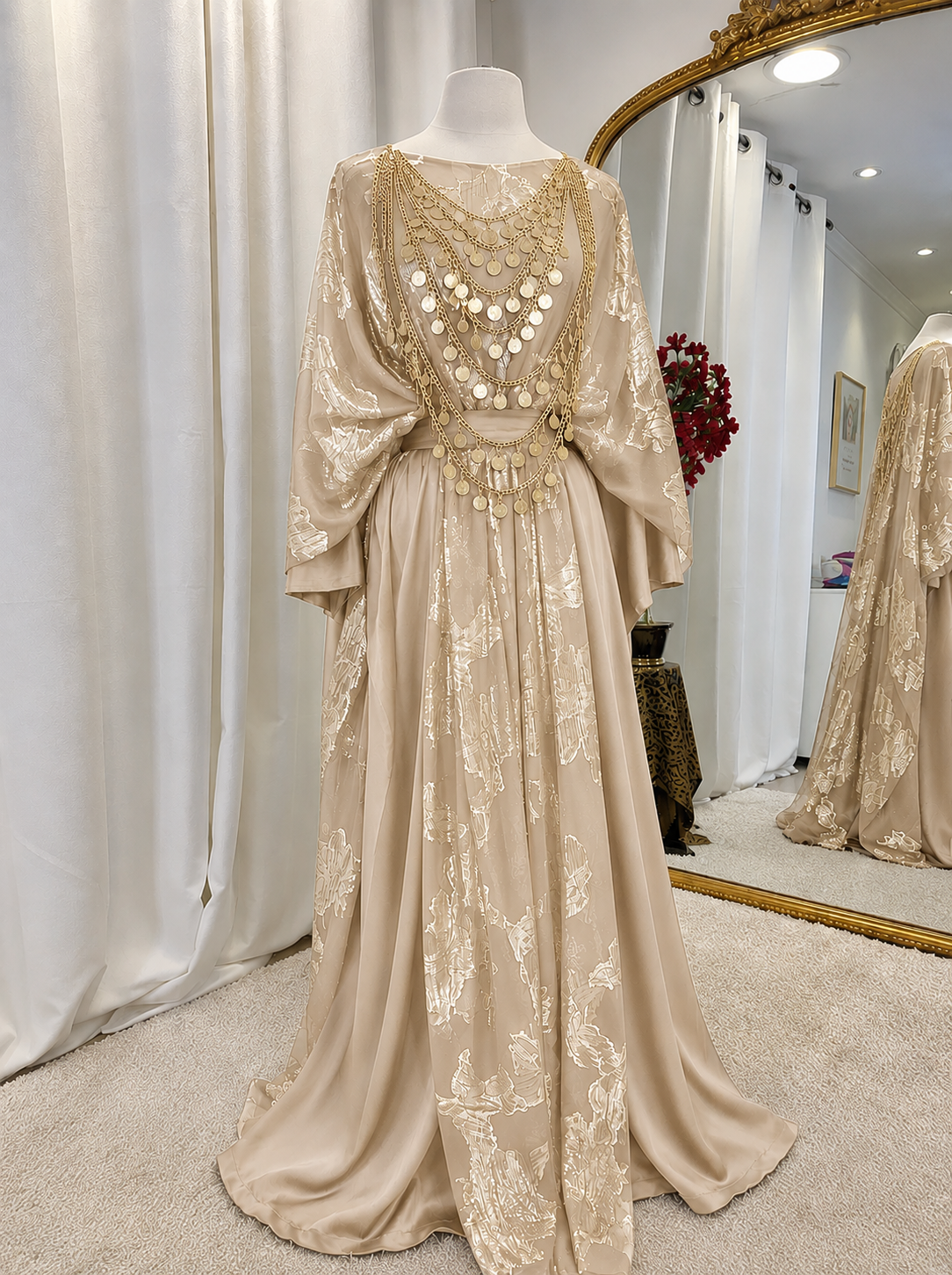 Robe Assya Beige style chaoui algérien hijab - location La Seyne-sur-Mer Toulon